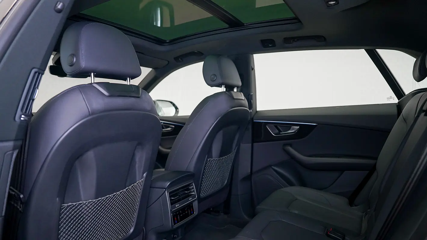 AUDI Q8 55 TFSI quattro S line 2023 - photo 5 - Import Émirats | International Cars