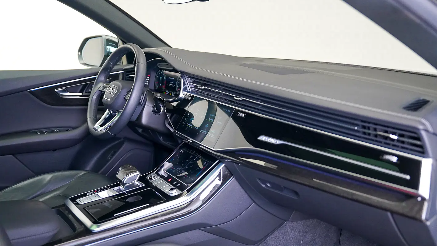 AUDI Q8 55 TFSI quattro S line 2023 - photo 6 - Import Émirats | International Cars