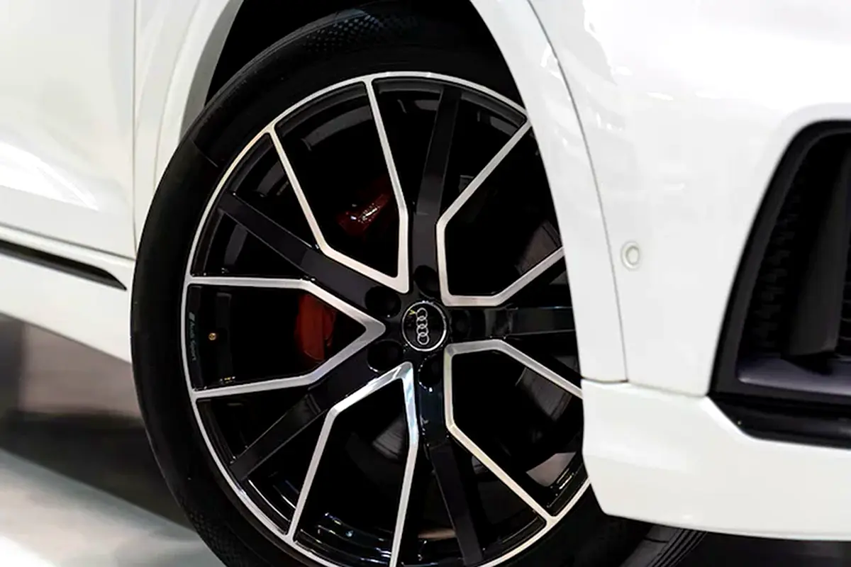 AUDI Q8 55 TFSI quattro S line 2023 - photo 12 - Import Émirats | International Cars