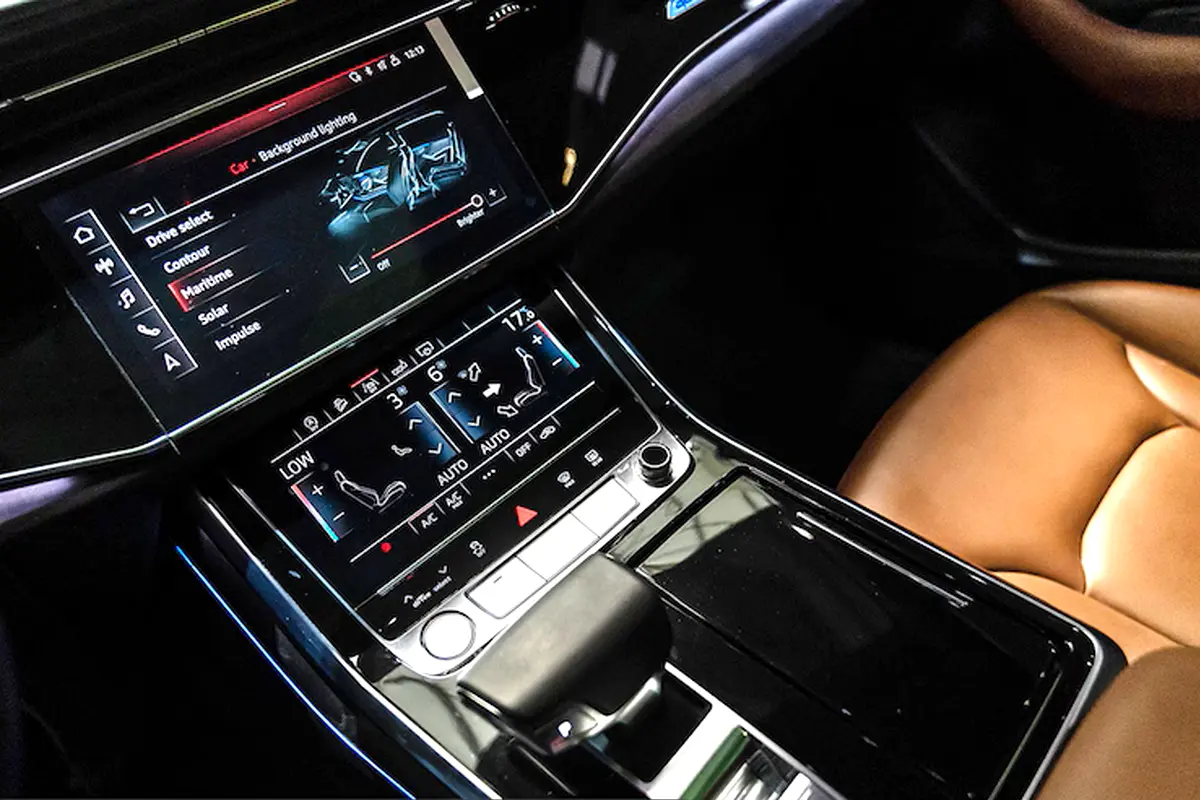 AUDI Q8 55 TFSI quattro S line 2023 - photo 9 - Import Émirats | International Cars