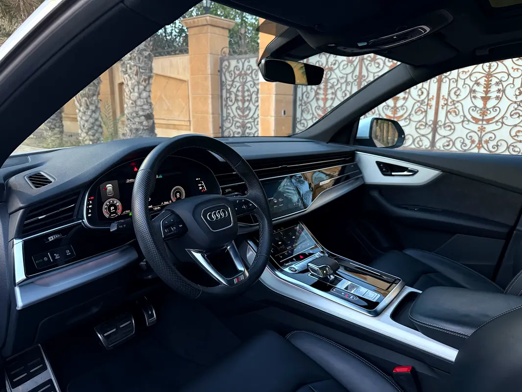AUDI Q8 55 TFSI quattro S line 2022 - photo 3 - Import Émirats | International Cars