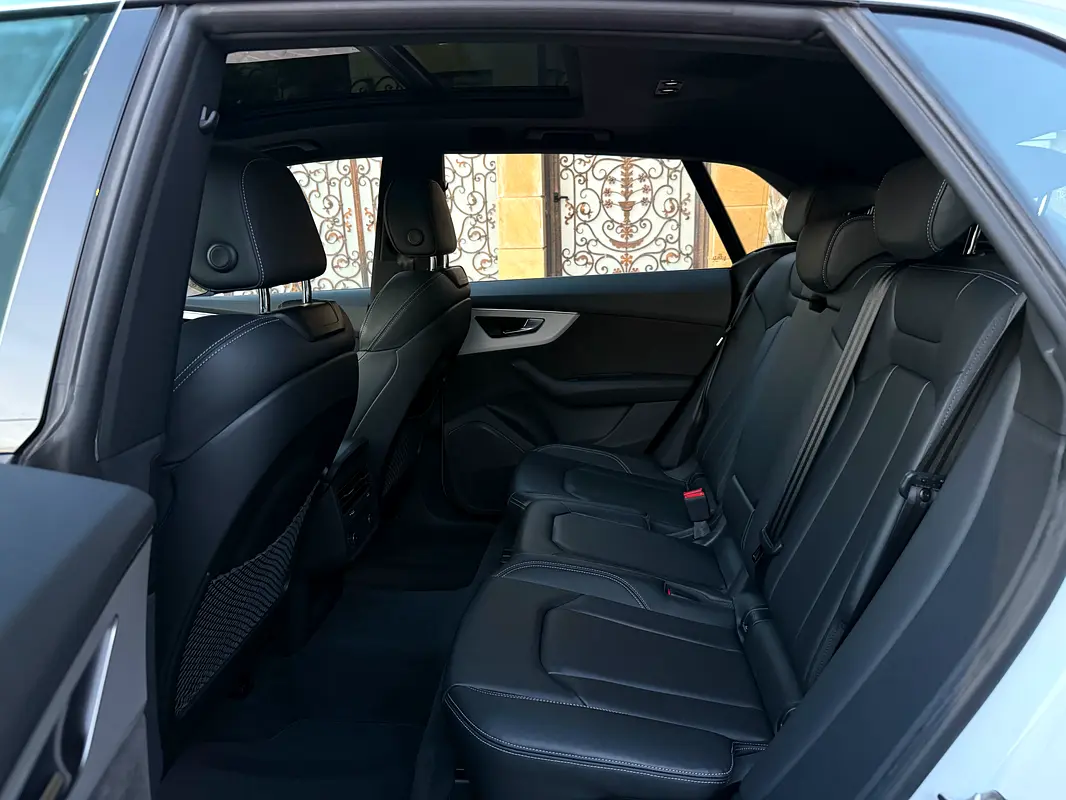 AUDI Q8 55 TFSI quattro S line 2022 - photo 7 - Import Émirats | International Cars