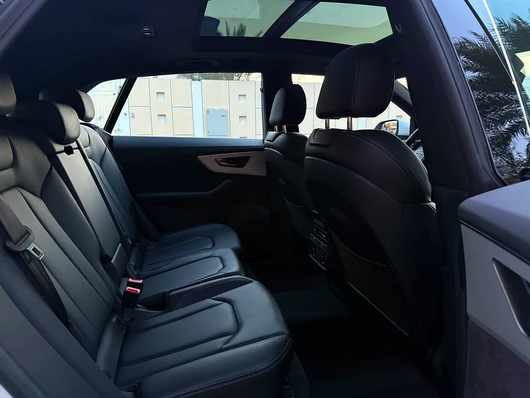 AUDI Q8 55 TFSI quattro S line 2022 - photo 8 - Import Émirats | International Cars