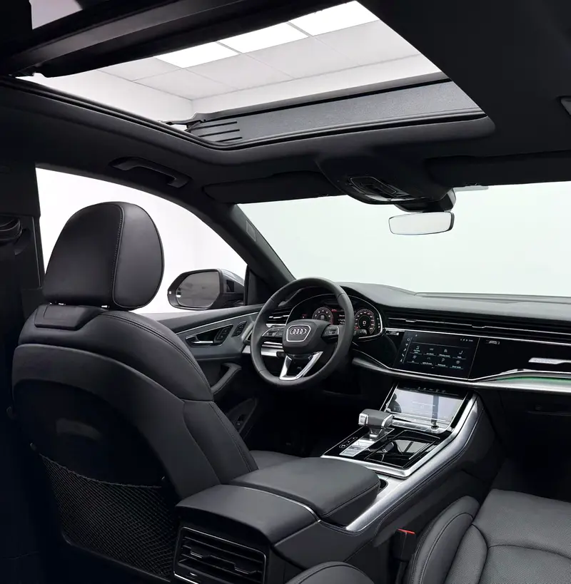 AUDI Q8 55 TFSI quattro S line 2023 - photo 12 - Import Émirats | International Cars