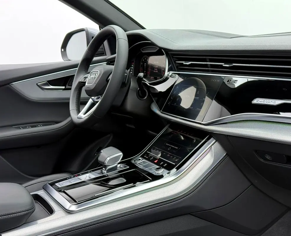 AUDI Q8 55 TFSI quattro S line 2023 - photo 7 - Import Émirats | International Cars