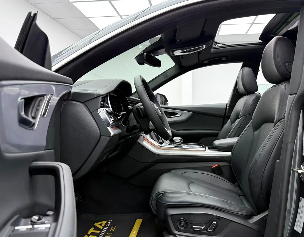 AUDI Q8 55 TFSI quattro S line 2023 - photo 8 - Import Émirats | International Cars