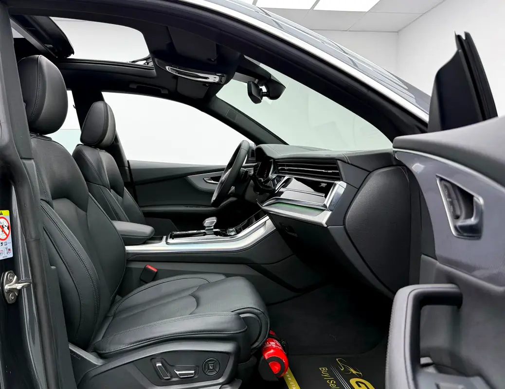 AUDI Q8 55 TFSI quattro S line 2023 - photo 9 - Import Émirats | International Cars