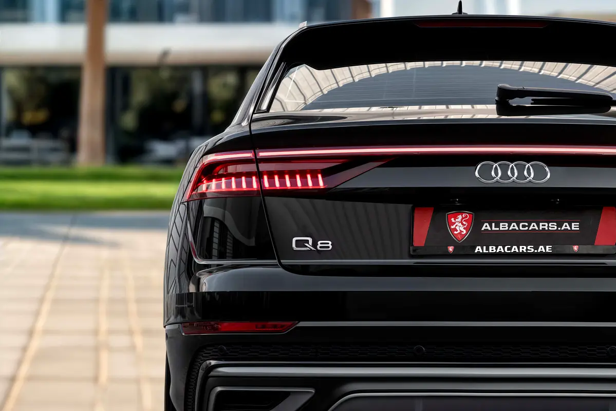 AUDI Q8 55 TFSI quattro S line 2023 - photo 6 - Import Émirats | International Cars