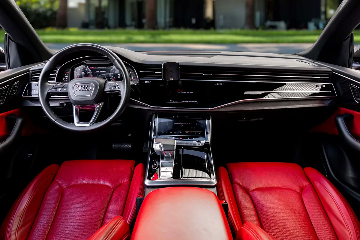 AUDI Q8 55 TFSI quattro S line 2023 - photo 8 - Import Émirats | International Cars