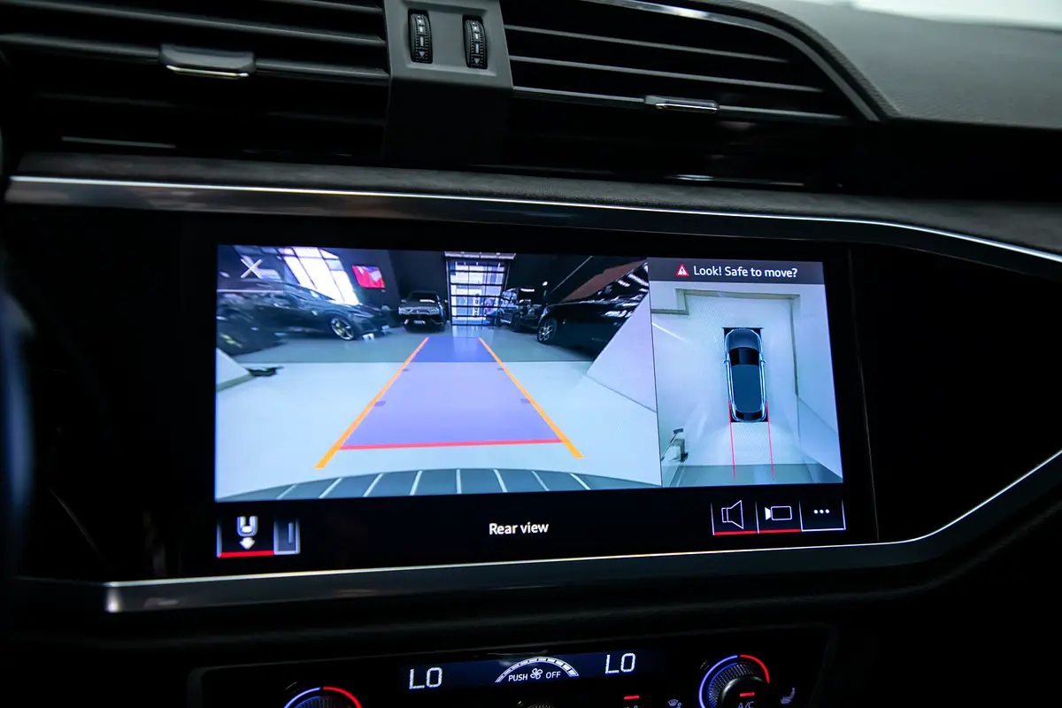 AUDI RSQ3 2023 - photo 11 - Import Émirats | International Cars