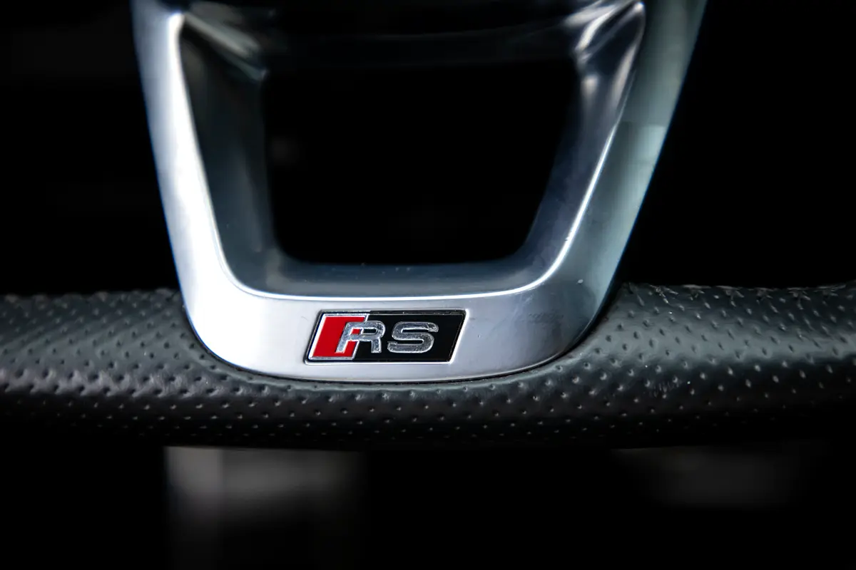 AUDI RSQ3 2023 - photo 12 - Import Émirats | International Cars