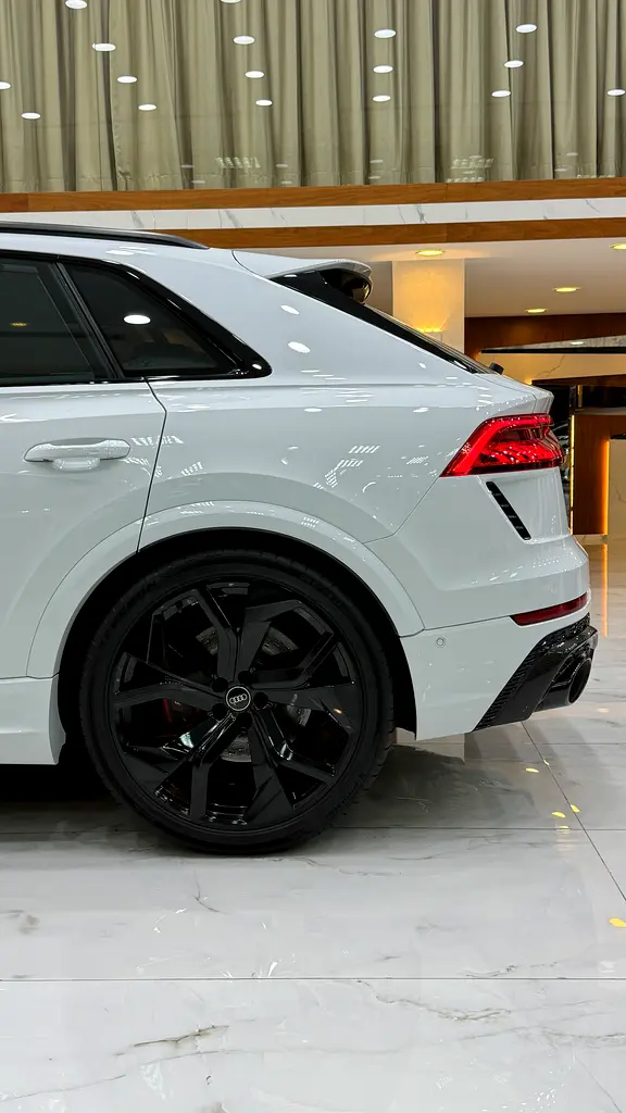 AUDI RS Q8 Carbon Black Edition 2021 - photo 11 - Import Émirats | International Cars