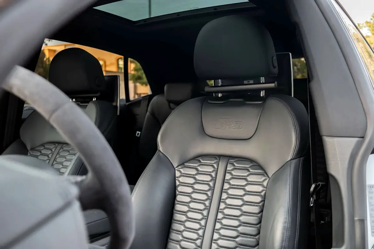 AUDI RS Q8 4.0 TFSI quattro 2023 - photo 12 - Import Émirats | International Cars