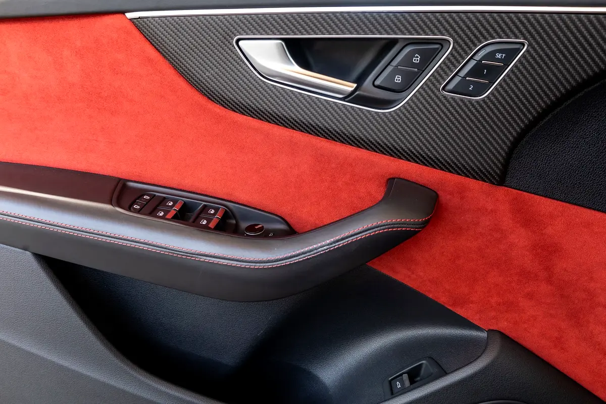 AUDI RS Q8 4.0 TFSI quattro 2021 - photo 11 - Import Émirats | International Cars