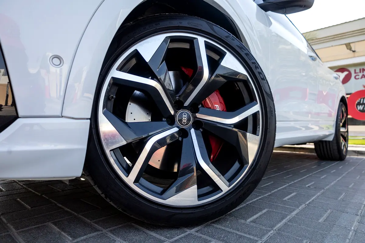 AUDI RS Q8 4.0 TFSI quattro 2021 - photo 9 - Import Émirats | International Cars