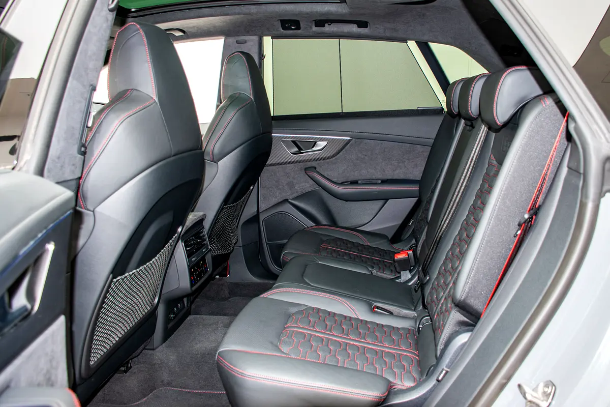 AUDI RS Q8 4.0 TFSI quattro 2023 - photo 11 - Import Émirats | International Cars