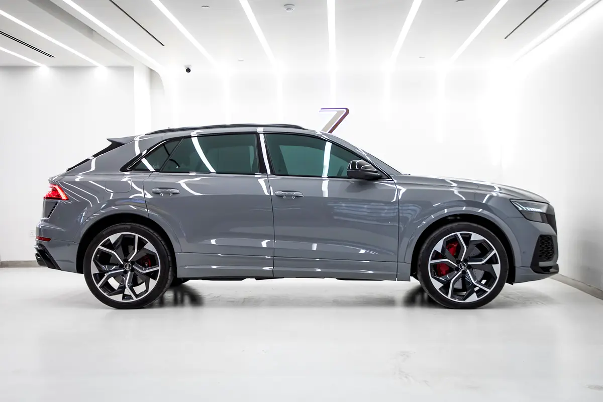 AUDI RS Q8 Carbon Black Edition 2023 - photo 3 - Import Émirats | International Cars