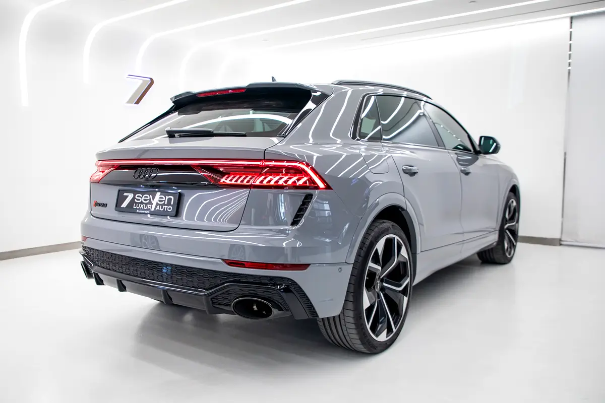 AUDI RS Q8 Carbon Black Edition 2023 - photo 5 - Import Émirats | International Cars