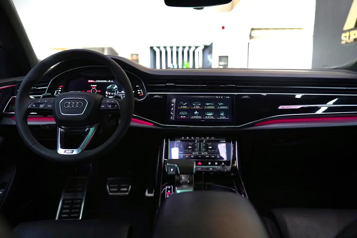 AUDI RS Q8 4.0 TFSI quattro 2023 - photo 7 - Import Émirats | International Cars