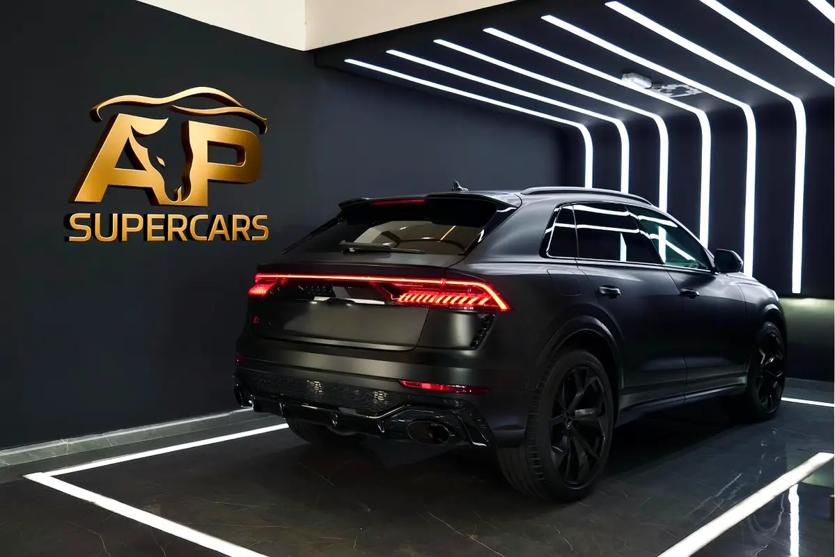 AUDI RS Q8 4.0 TFSI quattro 2023 - photo 8 - Import Émirats | International Cars