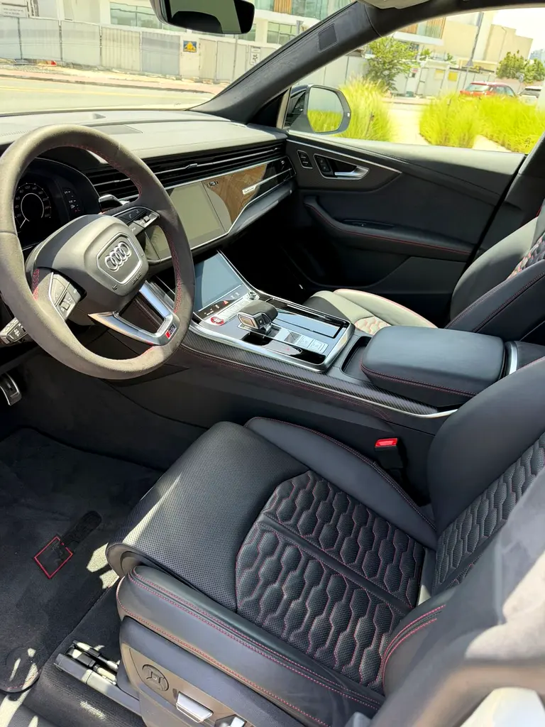AUDI RS Q8 4.0 TFSI quattro 2025 - photo 3 - Import Émirats | International Cars