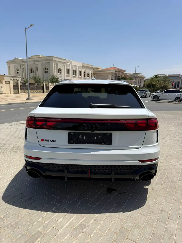 AUDI RS Q8 4.0 TFSI quattro 2025 - photo 11 - Import Émirats | International Cars