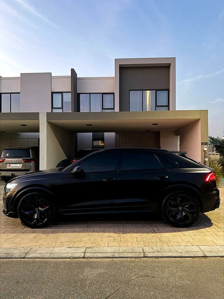 AUDI RS Q8 4.0 TFSI quattro S tronic 2021 - photo 2 - Import Émirats | International Cars