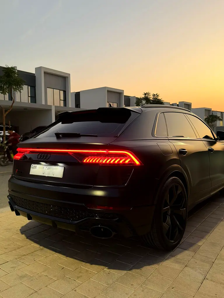 AUDI RS Q8 4.0 TFSI quattro S tronic 2021 - photo 4 - Import Émirats | International Cars