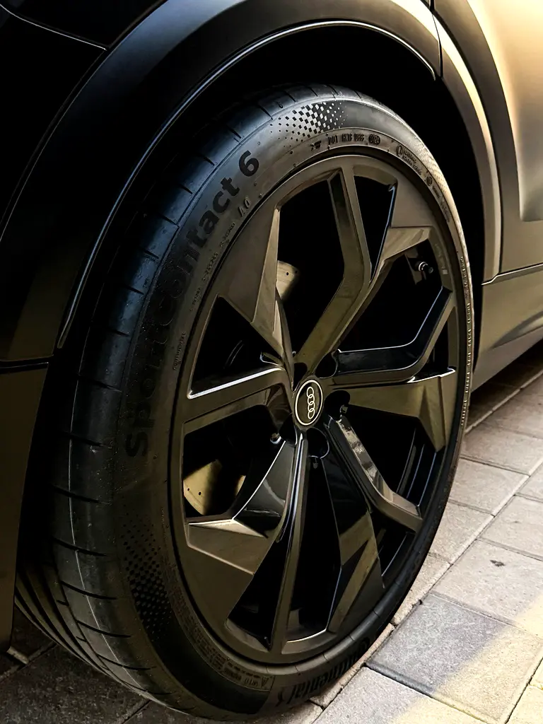 AUDI RS Q8 4.0 TFSI quattro S tronic 2021 - photo 9 - Import Émirats | International Cars