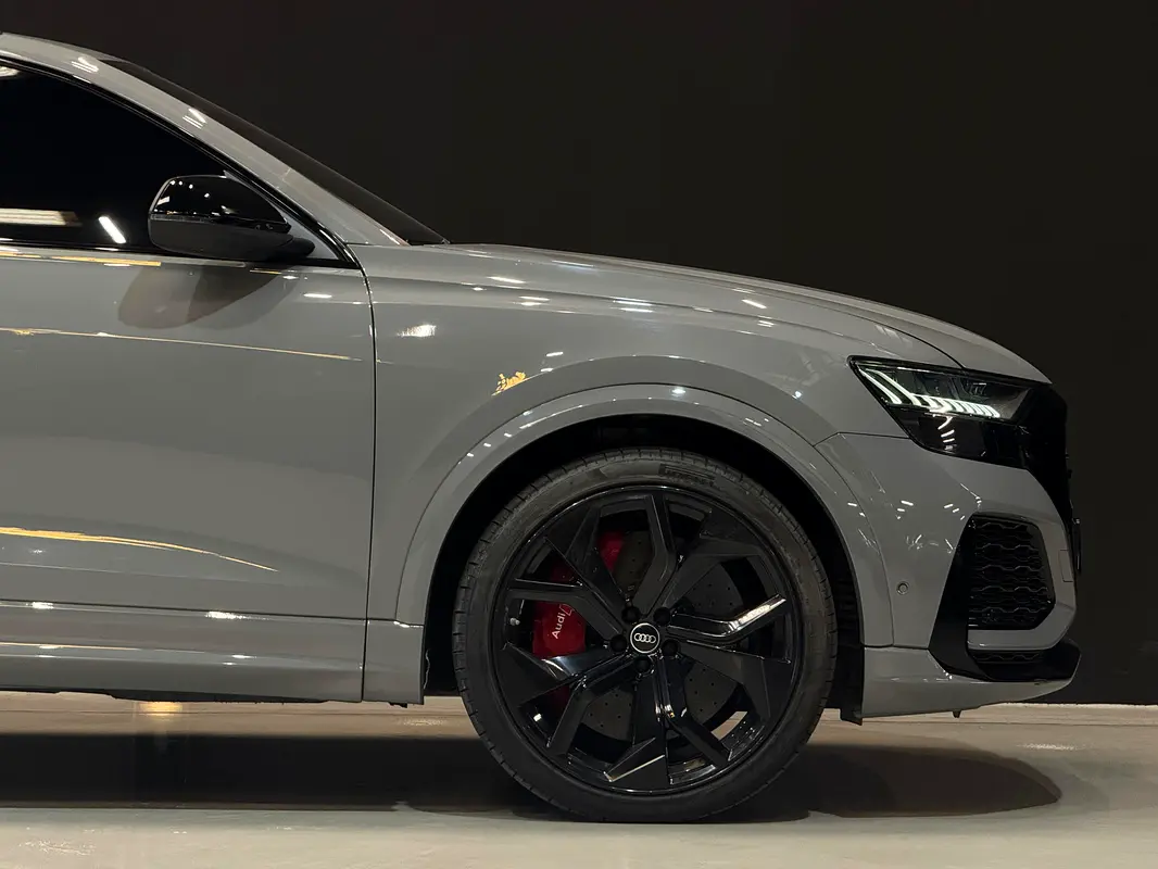 AUDI RS Q8 4.0 TFSI quattro S tronic 2022 - photo 4 - Import Émirats | International Cars