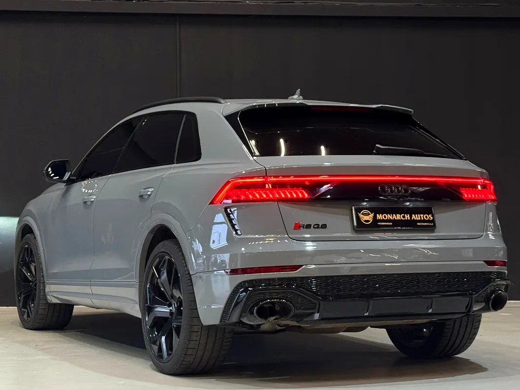 AUDI RS Q8 4.0 TFSI quattro S tronic 2022 - photo 5 - Import Émirats | International Cars