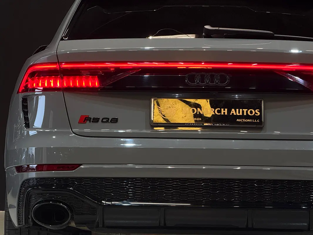 AUDI RS Q8 4.0 TFSI quattro S tronic 2022 - photo 7 - Import Émirats | International Cars