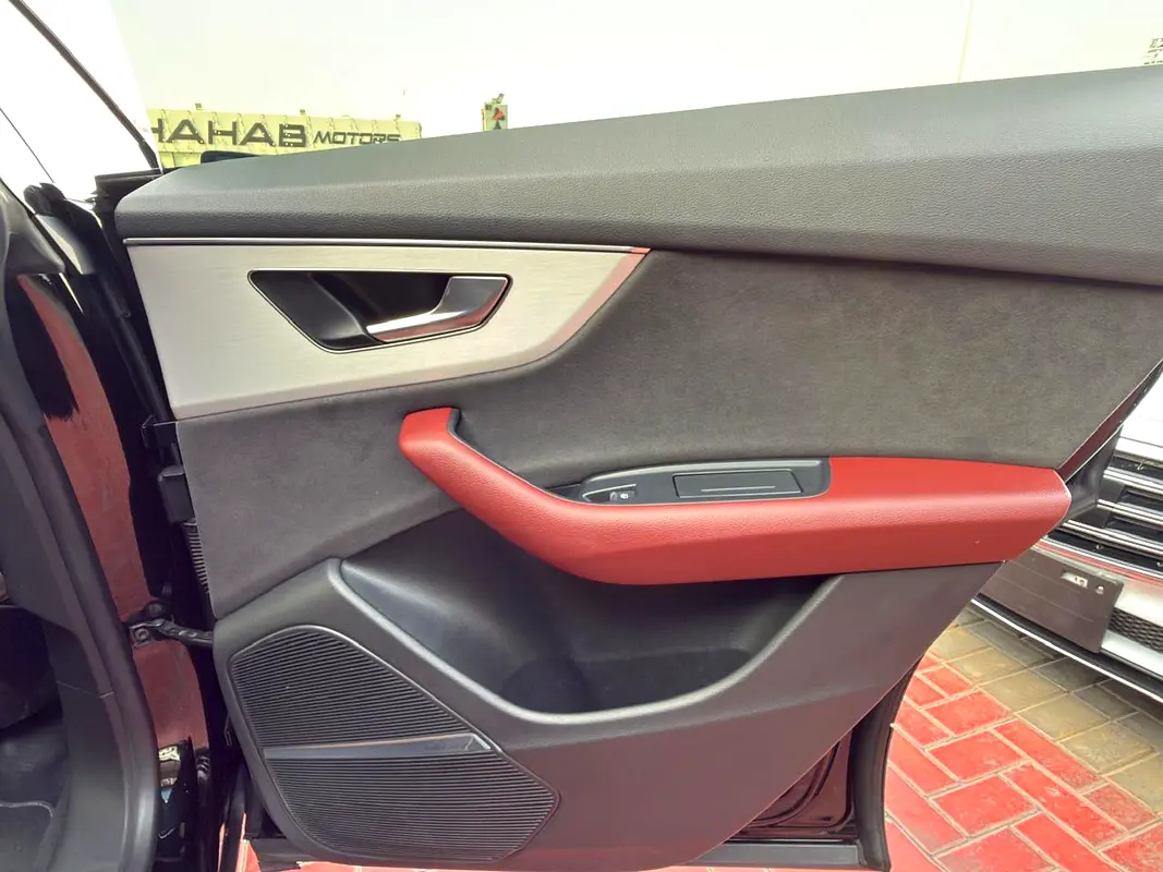 AUDI SQ8 4.0 TFSI Quattro 2023 - photo 10 - Import Émirats | International Cars