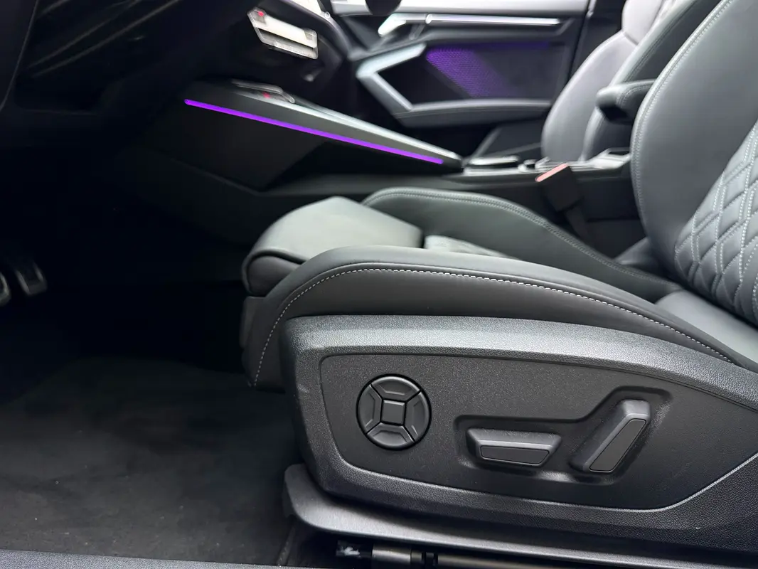 AUDI S3 Black Edition 2025 - photo 11 - Import Émirats | International Cars