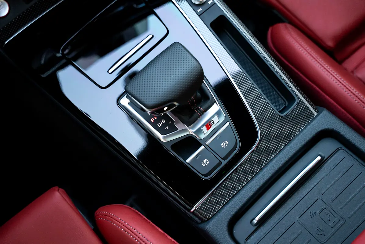 AUDI SQ5 3.0 TFSI quattro 2024 - photo 11 - Import Émirats | International Cars