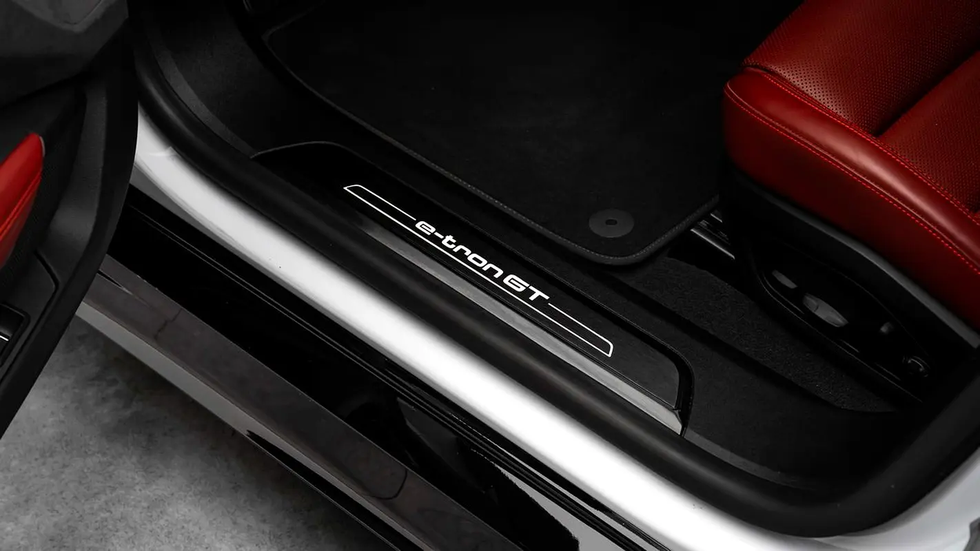 AUDI e-tron GT quattro 2023 - photo 7 - Import Émirats | International Cars