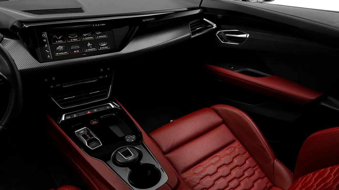 AUDI e-tron GT quattro 2023 - photo 9 - Import Émirats | International Cars