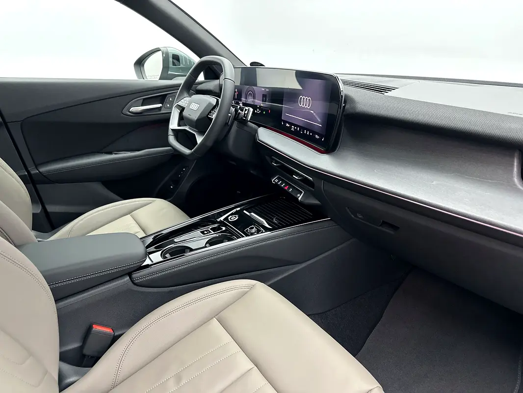 AUDI Q3 Other 2026 - photo 10 - Import Émirats | International Cars