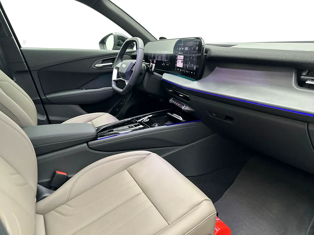 AUDI Q3 Other 2026 - photo 10 - Import Émirats | International Cars