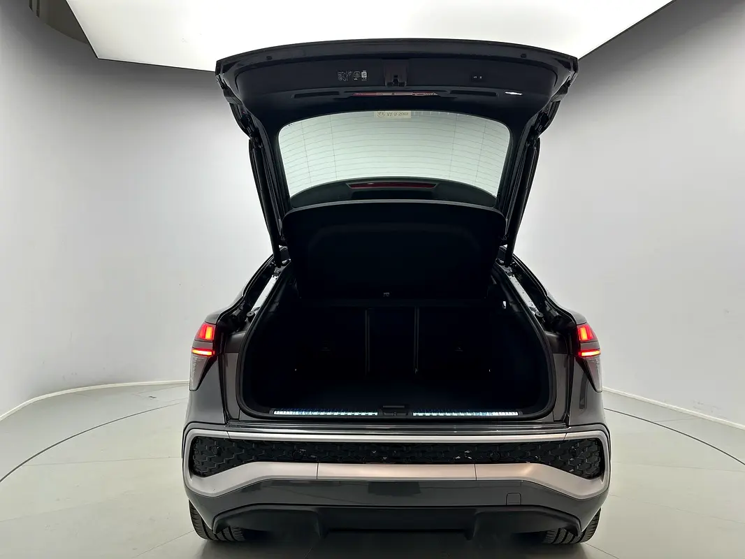 AUDI Q3 Other 2026 - photo 6 - Import Émirats | International Cars