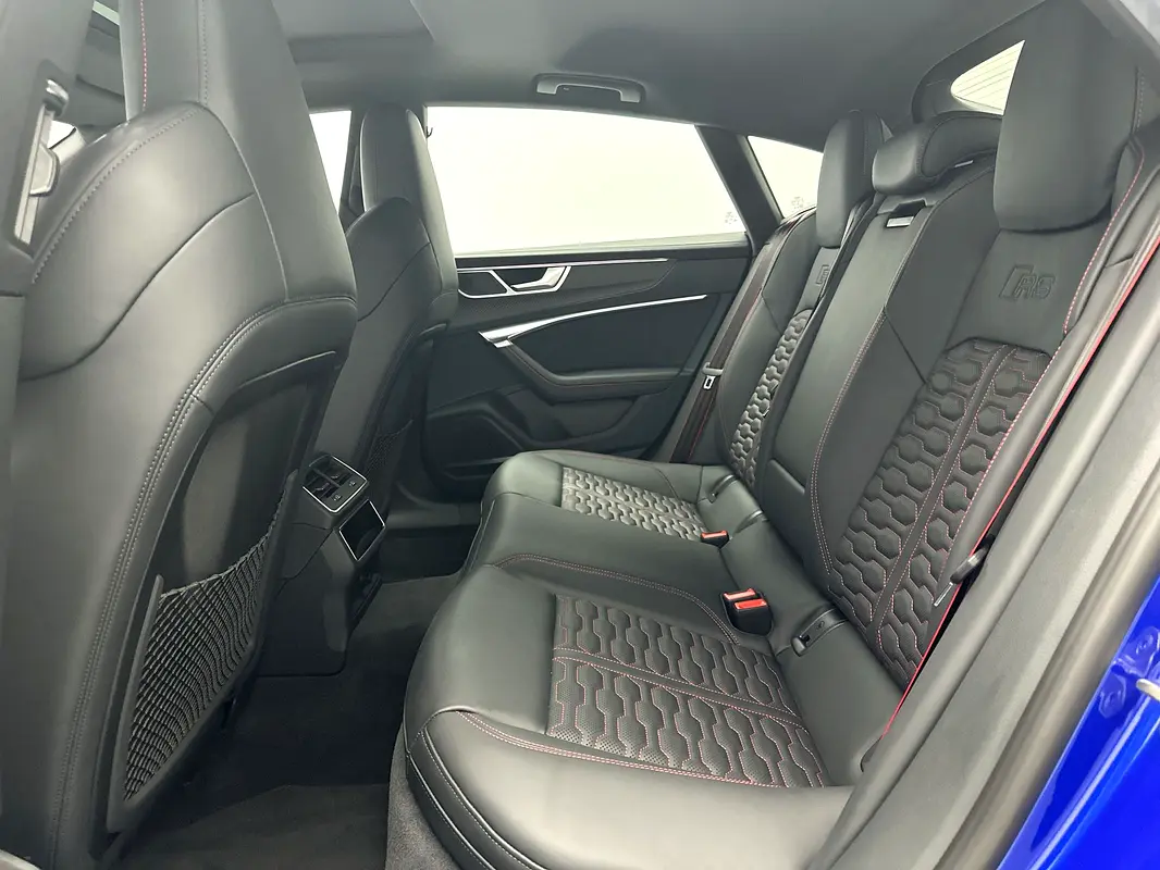 AUDI S7/RS7 4.0 TFSI quattro 2023 - photo 11 - Import Émirats | International Cars
