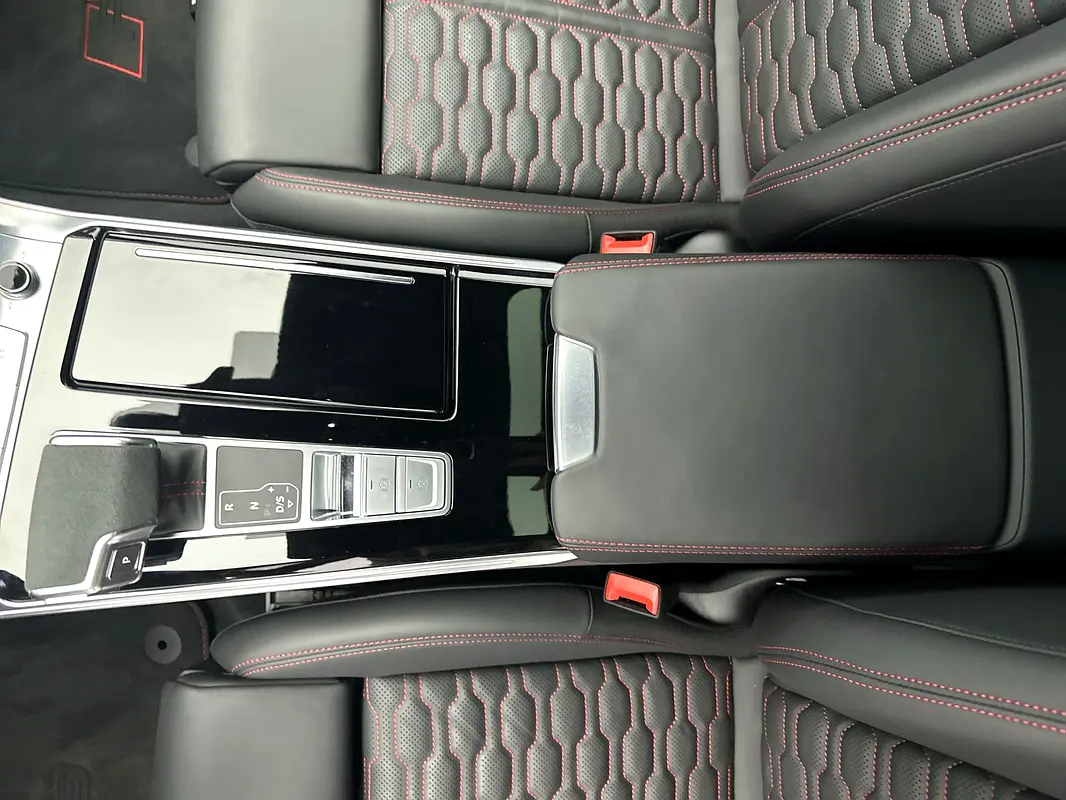 AUDI S7/RS7 4.0 TFSI quattro 2023 - photo 12 - Import Émirats | International Cars