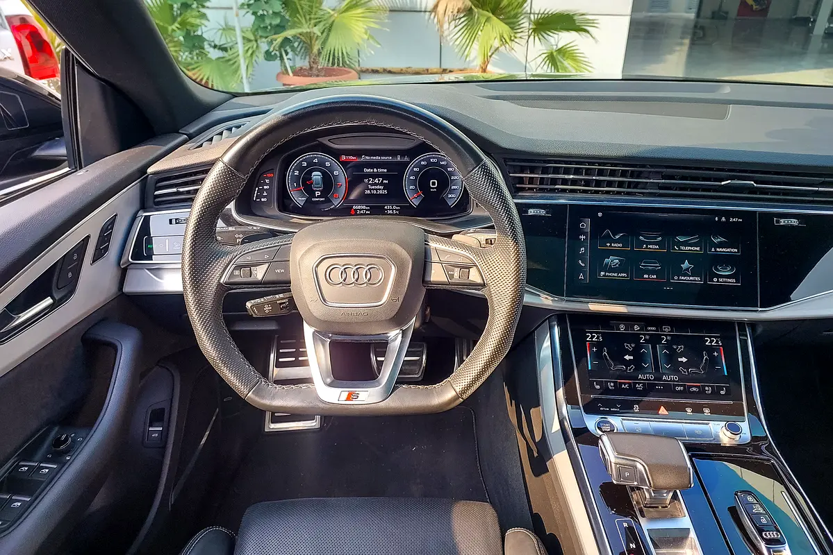 AUDI Q8 55 TFSI quattro S line 2022 - photo 11 - Import Émirats | International Cars