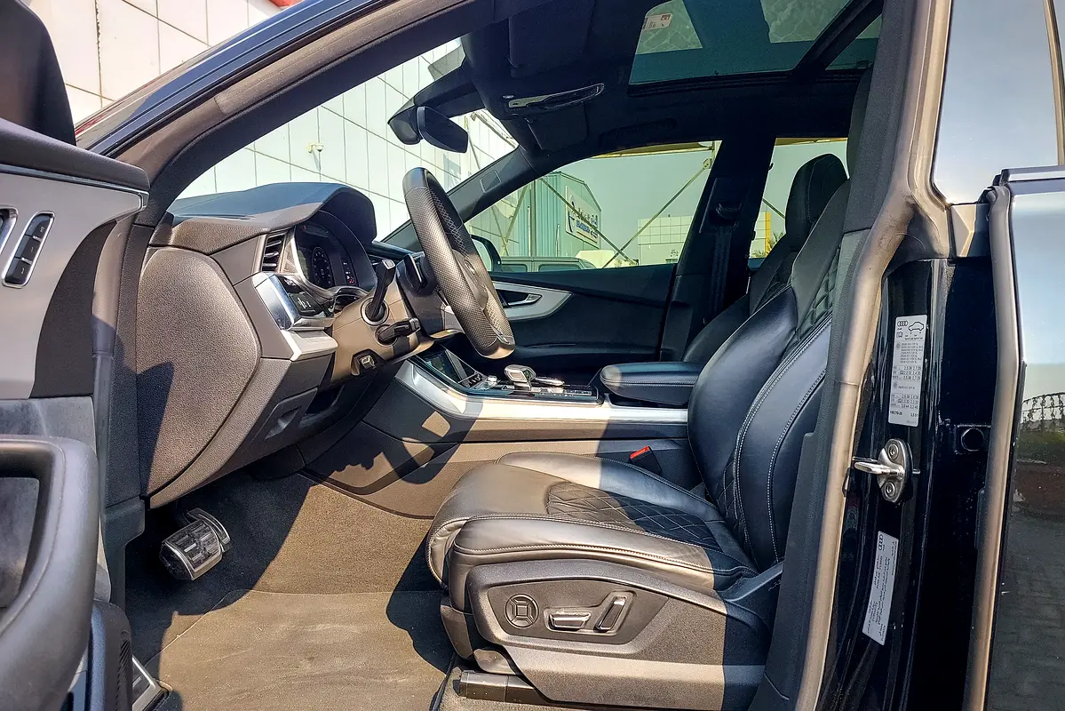 AUDI Q8 55 TFSI quattro S line 2022 - photo 12 - Import Émirats | International Cars