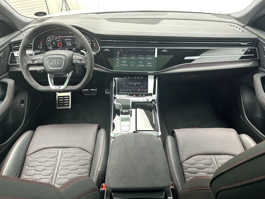 AUDI RS Q8 Carbon Black Edition 2025 - photo 5 - Import Émirats | International Cars
