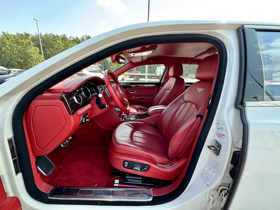 BENTLEY Mulsanne Special Edition 2013 - photo 9 - Import Émirats | International Cars