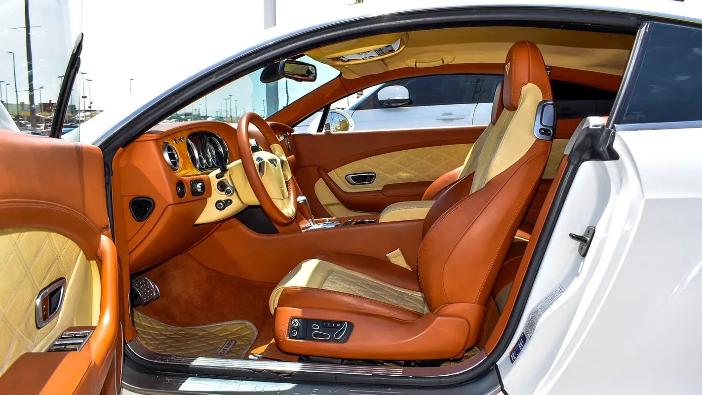 BENTLEY Continental GT Speed 2014 - photo 11 - Import Émirats | International Cars