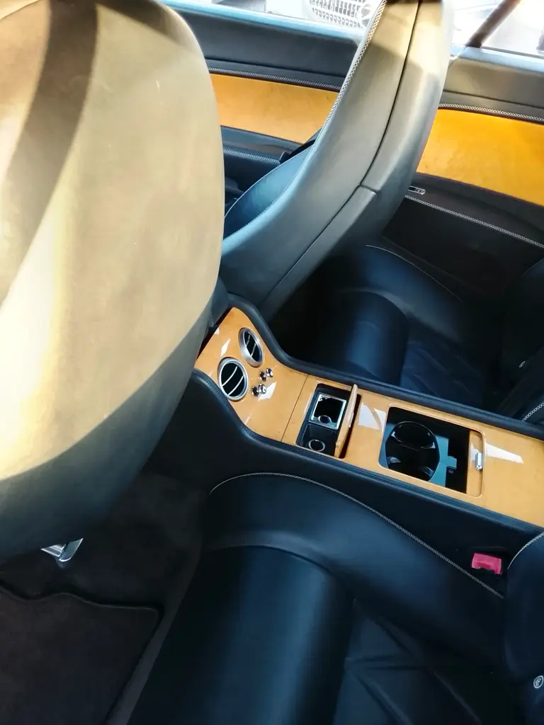 BENTLEY Continental GT W12 2007 - photo 10 - Import Émirats | International Cars