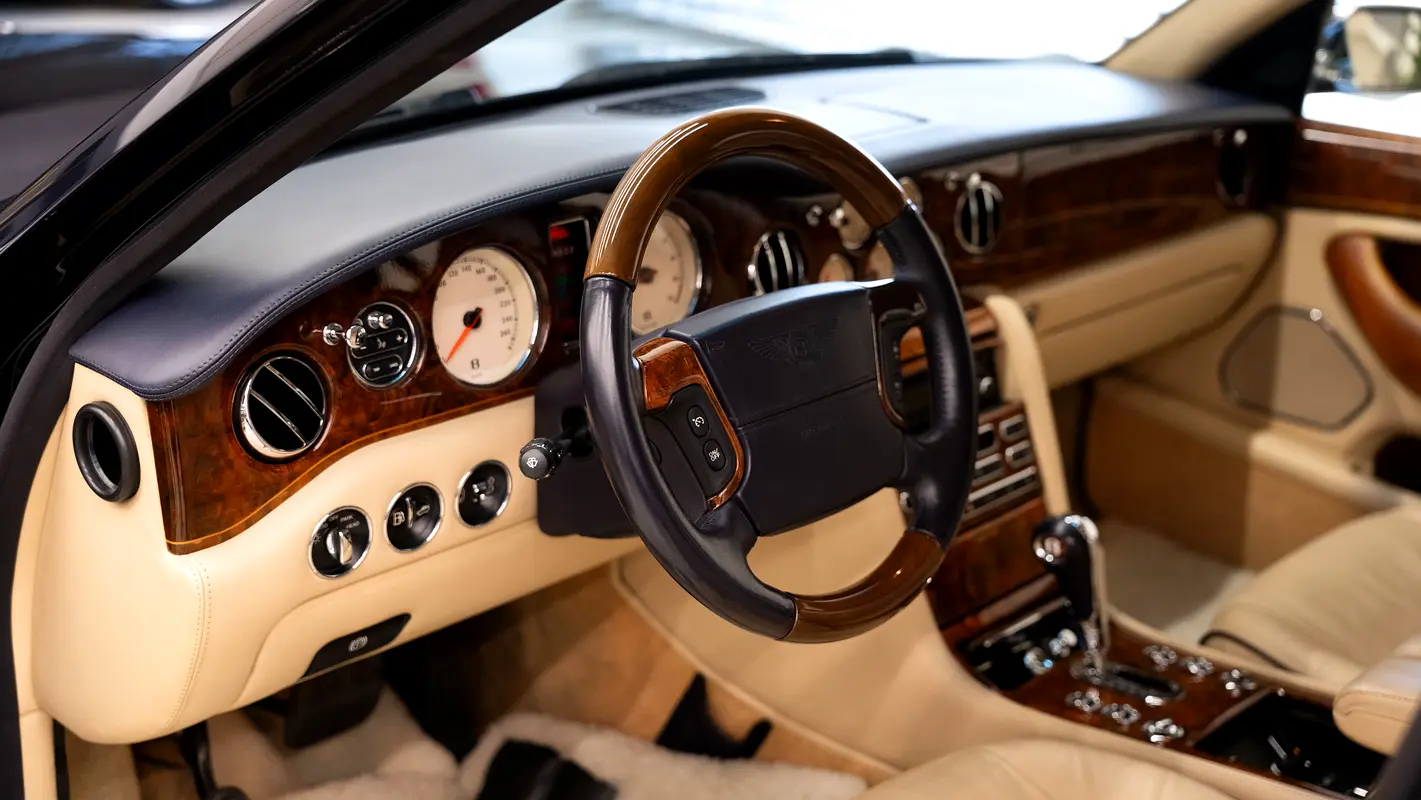 BENTLEY Arnage RL 2006 - photo 11 - Import Émirats | International Cars