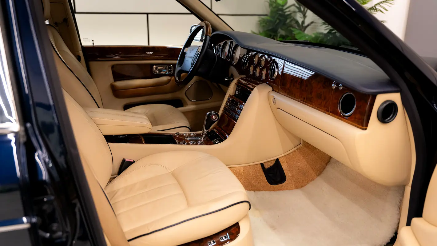 BENTLEY Arnage RL 2006 - photo 12 - Import Émirats | International Cars